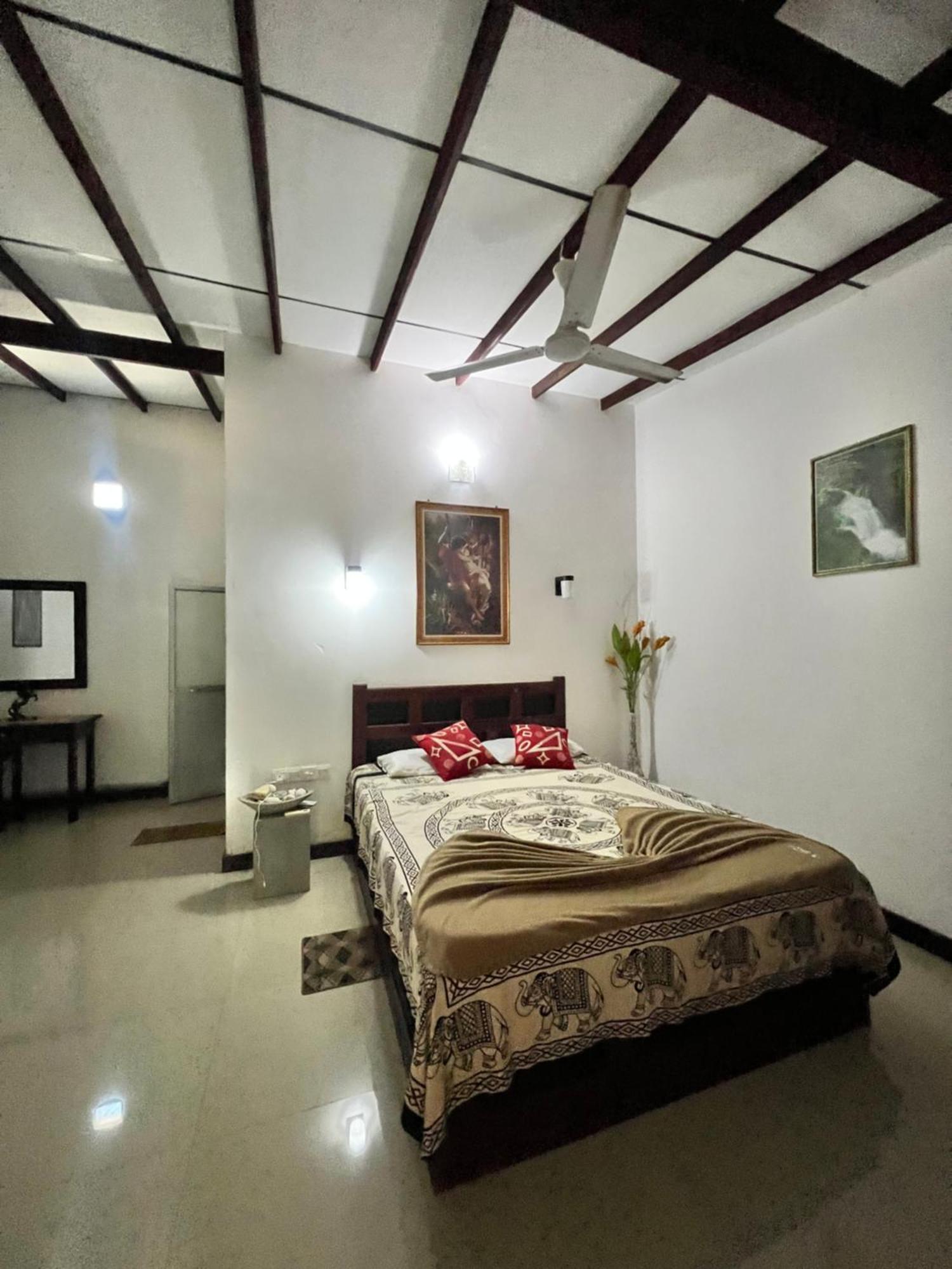 Sylvester Villa Hostel Negombo Exterior photo