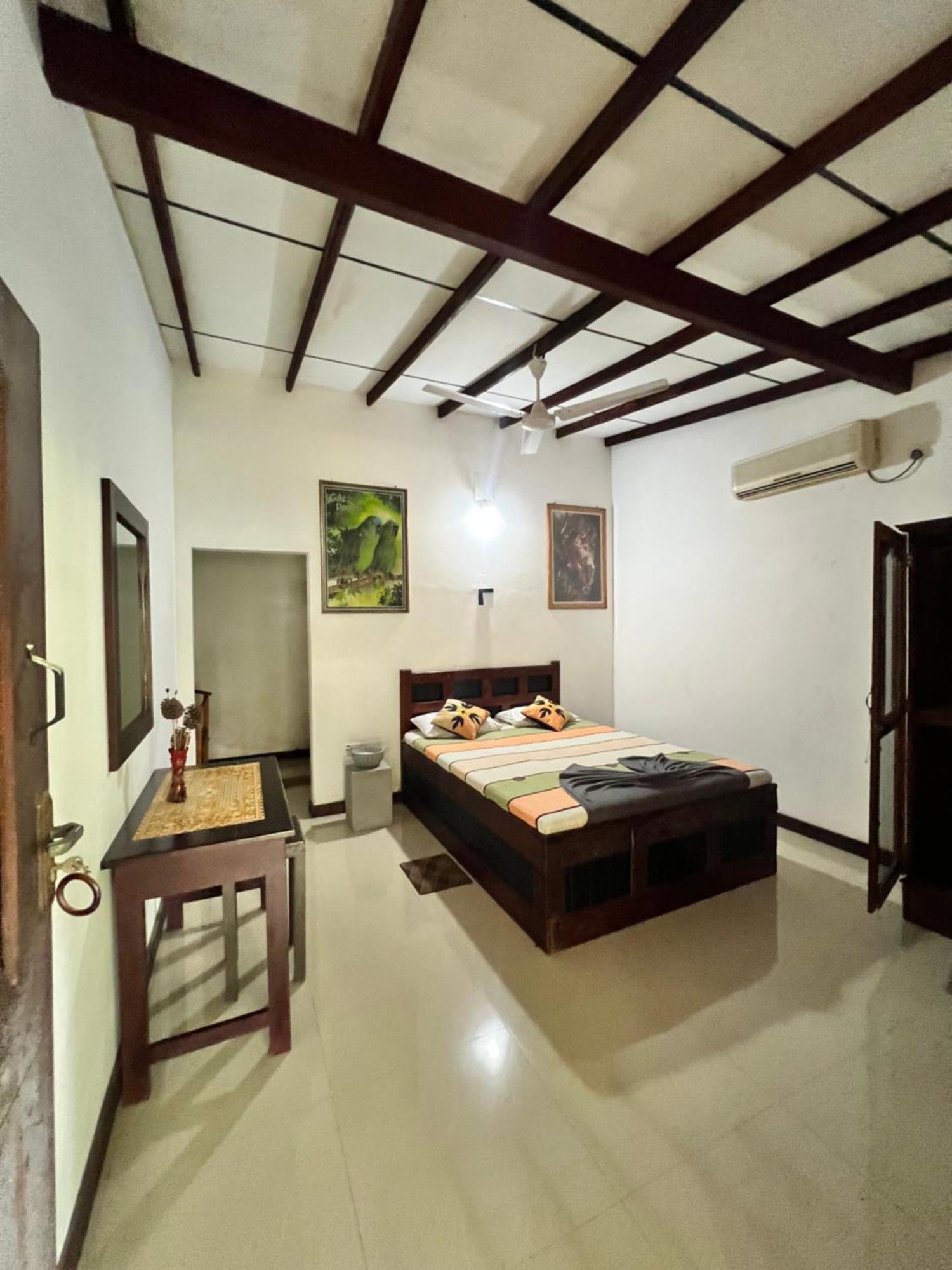 Sylvester Villa Hostel Negombo Exterior photo